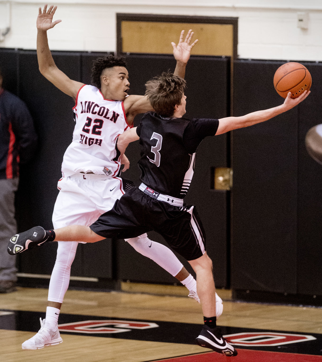Northeast vs. Lincoln High boys hoops, 12/14/17